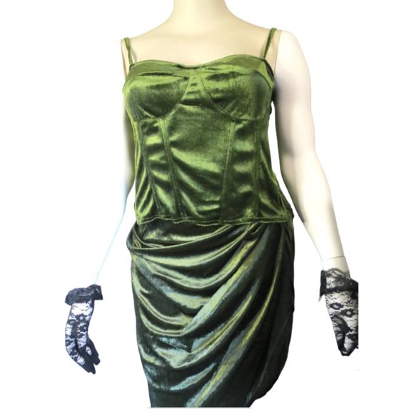 PRETTY LITTLE THING - PLUS - VELVET CORSET & RUCHED SKIRT - SIZE 18 - NW… - Picture 12 of 14